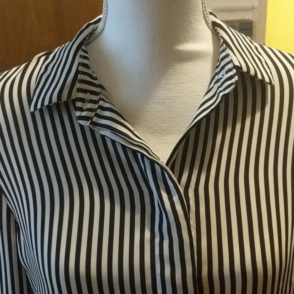 Clothes - Picture 4 of 4